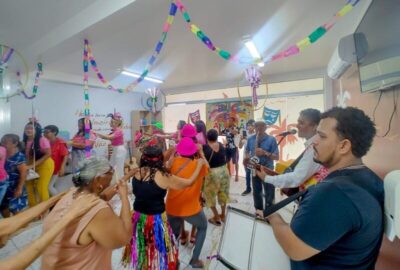 Policlínica do Idoso resgata antigos carnavais com bailinho 60+