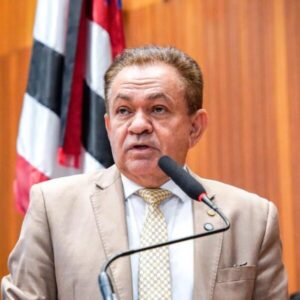 Deputado Antônio Pereira destaca avanços em conflitos fundiários e comenta greve dos rodoviários na tribuna