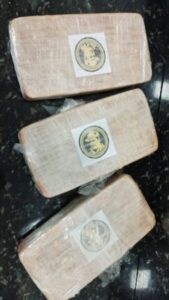 PF prende foragida da Justiça em São Luís e apreende 3 kg de cocaína