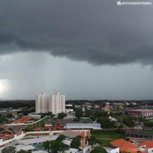 Domingo será de chuva e trovoadas ao longo do dia em São Luís; Inmet emite alerta de chuvas intensas