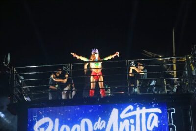 Cerca de 700 mil pessoas passaram pela Litorânea com o Bloco da Anitta e Cláudia Leitte