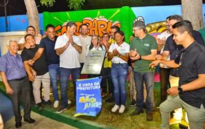Braide entrega Food Park no Filipinho