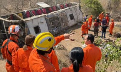 Tragédia!!! Ônibus com 60 romeiros capota e tem 15 mortes são confirmadas