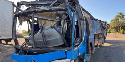 Atualização: PRF revela que ônibus do Maranhão que tombou na BR-153 não tinha autorização para viagem interestadual