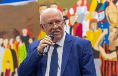 Dino nega habeas corpus e mantém depoimento de Édson Araújo na CPMI do INSS