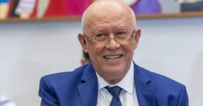 Dino mantém convocação, mas libera silêncio de Edson Araújo