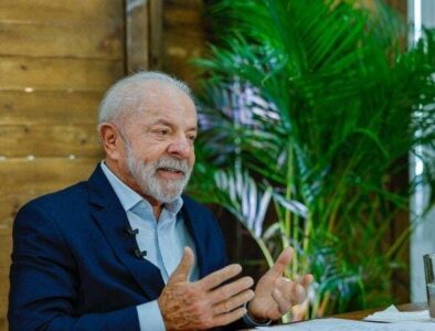Lula diz que política brasileira “apodreceu” e critica mercantilização de campanhas