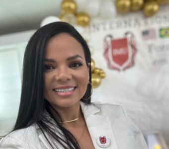 Torne-se enfermeiro nos Estados Unidos: brasileira transforma sonho em realidade e inspira outros profissionais