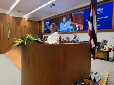 Juíza Joseane Bezerra é homenageada com Medalha Manuel Beckman