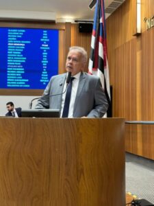 Deputado Júlio Mendonça leva à Assembleia denúncia sobre contaminação que afeta dezenas de famílias na Vila Maranhão