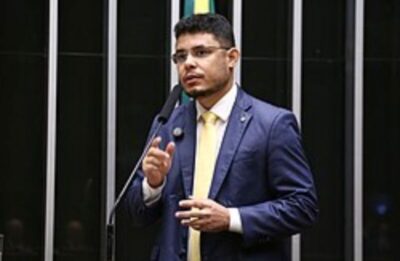 Na tribuna da Câmara, Ribeiro Neto cobra de Eduardo Braide solução definitiva para o transporte de São Luís