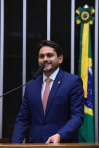 Deputado Juscelino Filho celebra urgência para projeto do Redata