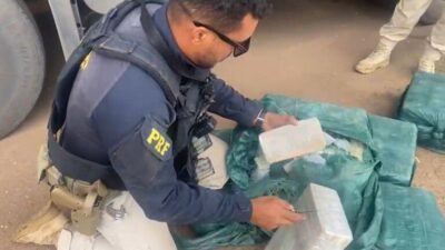 PRF apreende quase 250 kg de pasta base de cocaína em Balsas