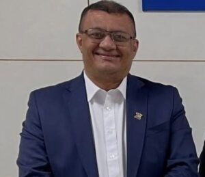 BOMBA: Bastidores do poder: críticas apontam que a Prefeito de Godofredo Viana não decide sozinho, so segue ordens de Tiago Mota