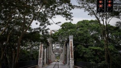 Jovem morre após acidente na Ponte Metálica; Bateu a cabeça na coluna da ponte