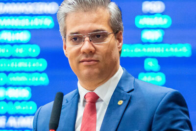 Neto Evangelista lidera pesquisa para deputado estadual