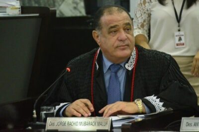 OH MESTRE! FAZEI DE MIM UM INSTRUMENTO DO CARNAVAL AONDE HOUVER BRAIDE QUE EU LEVE RACHID/ AONDE HOUVER RACHID QUE EU LEVE BRAIDE/ É BRAIDANDO QUE SE RACHIDA / É RACHIDANDO QUE SE BRAIDA