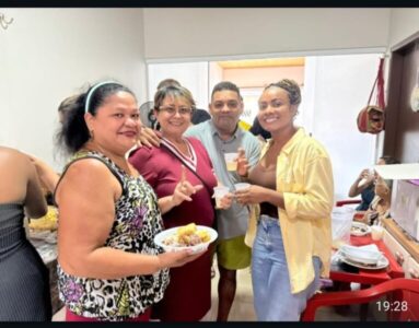 Edilson da Padaria recebeu Criciele Muniz em um almoço na residência para apresentar seus amigos.
