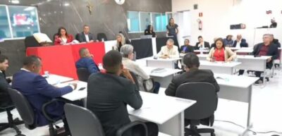 Câmara Municipal de Codó vai gastar mais de R$ 60 mil com carteiras de couro