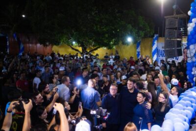 Orleans recebe apoio de 11 prefeitos, deputados, vereadores e lideranças em grande ato político que reuniu milhares de pessoas em Açailândia