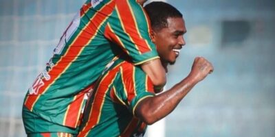 Emerson Carioca brilha e leva Sampaio à semifinal