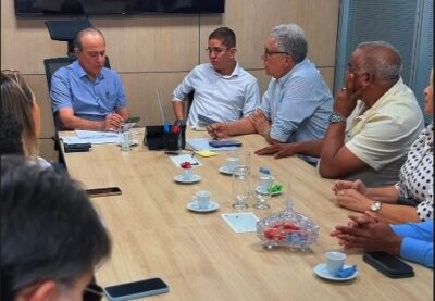 Na Sinfra, secretário Aparício discute demandas de Vitorino Freire com prefeito Fogoió…