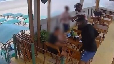 ASSISTA! Em plena luz do dia, bandidos assaltam clientes em barraca na praia de São Marcos, em São Luís