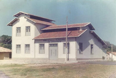 A ex danificou o patrimônio arquitetônico da cidade e fica a criticar, a quem bonito fez