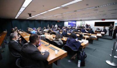 Conselho de Ética pode votar nesta quarta parecer preliminar sobre denúncia contra Lindbergh Farias