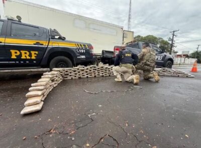 PRF apreende 213 kg de skunk dentro de caminhão frigorífico na BR-135, em Peritoró