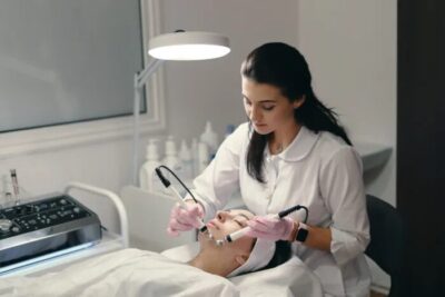 Dia do dermatologista reforça nova lógica skincare