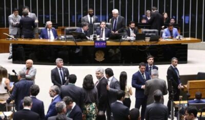 Deputados podem votar proposta que reajusta multa por adulteração de combustíveis