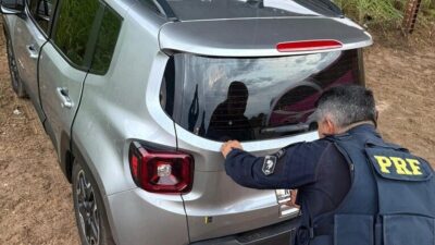 PRF recupera carro roubado e identifica motocicleta adulterada em ocorrências distintas em Caxias
