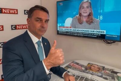 Flávio Bolsonaro critica governo Macron e chama gestão francesa de “extrema incompetência”