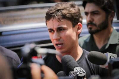 Justiça condena Nikolas a pagar R$ 30 mil à psicóloga por vídeo ‘aula de c*’