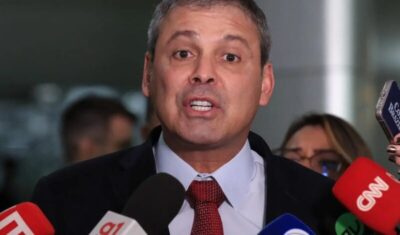 Governo deve enviar projeto para acabar com escala 6×1, diz líder