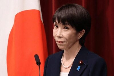 Sanae Takaichi vence eleições antecipadas e garante ampla maioria no Parlamento japonês