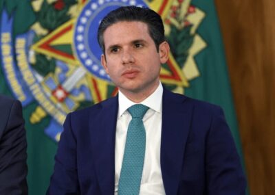 PEC que prevê fim da escala 6×1 é enviada à CCJ, anuncia Hugo Motta