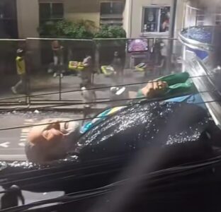 A imagem de Lula após sua propaganda eleitoral na Sapucaí…