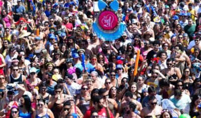 Ministério Público de SP vai investigar superlotação em blocos de rua