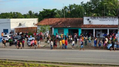 Pescadores fazem manifestação e bloqueiam trechos das BRs 135 e 316 no Maranhão