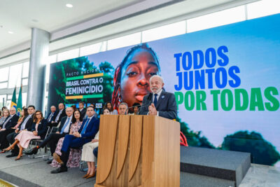 ‘Nós vamos meter a colher’, diz Lula sobre violência contra a mulher