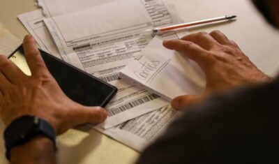 Salário mínimo de R$ 1.621 começa a ser pago nesta segunda