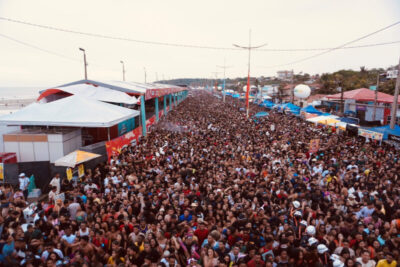 Último dia de Pré-Carnaval reúne 280 mil pessoas na Avenida Litorânea