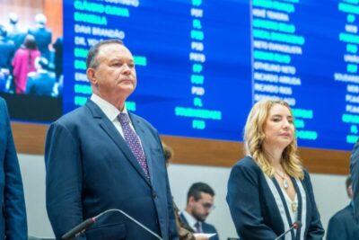 Carlos Brandão entrega Mensagem Governamental em abertura dos trabalhos na Alema e reitera parceria com a Casa