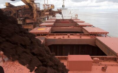 Minério de ferro atinge máxima de cinco meses com forte demanda das siderúrgicas chinesas