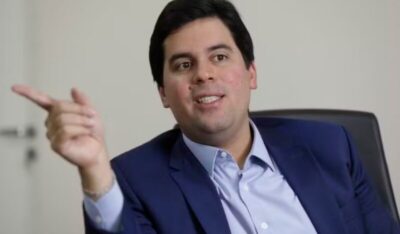 Quem é o ministro de Lula que empregou funcionária fantasma na Câmara