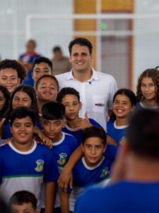 Orleans Brandão participa da entrega de obras e anúncio de novos investimentos para a Região Tocantina