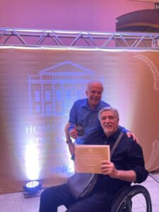 Guilherme Frota recebe homenagem por contribuição ao Teatro Arthur Azevedo