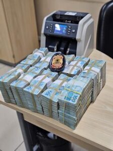 MUITA GRANA: Polícia Federal apreende R$ 1